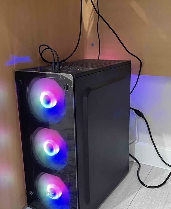 Компьютер с полной комплектацией