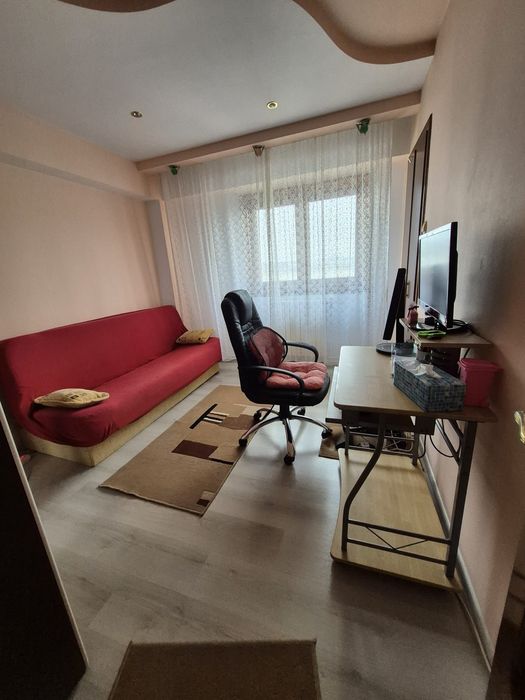 Vând apartament  cu 3 camere in Mangalia
