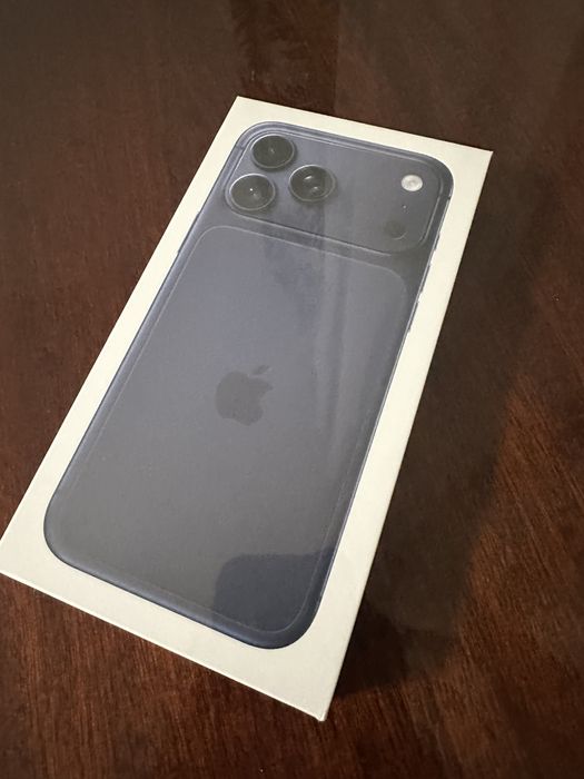 17 pro max deep blue