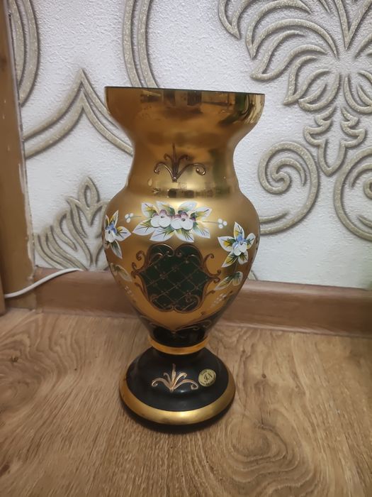 Ваза и графин в богемском стиле