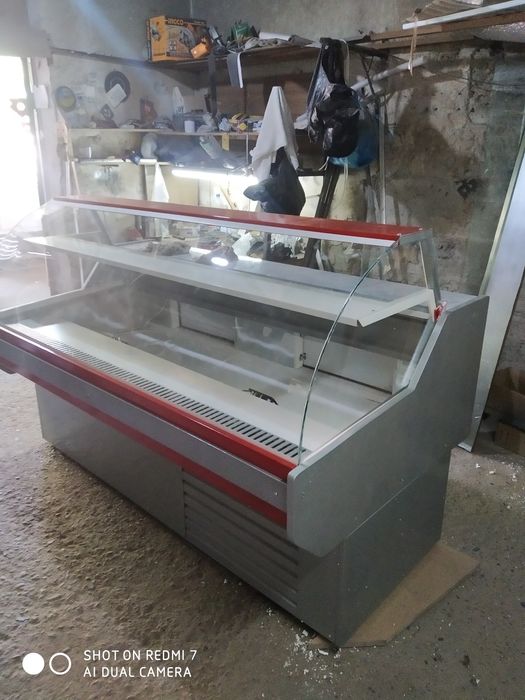 Витрина холодилник