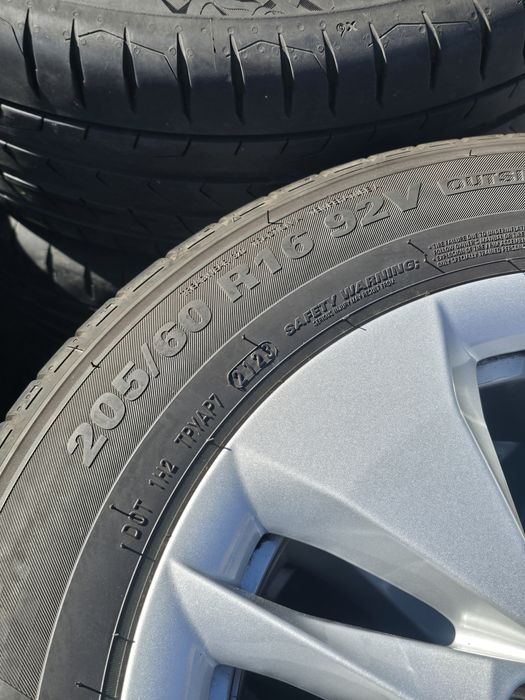 4 Броя 205/60/16 Kumho 2x7,3mm 2x6,8mm 23дот