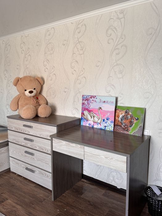 Продается спальный гарнитур