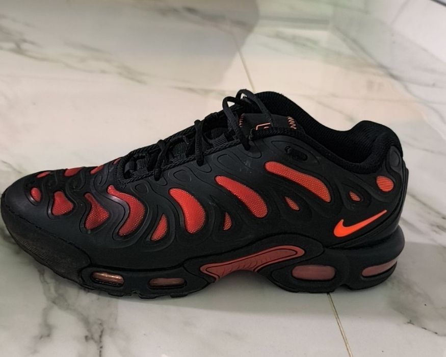 Nike TN Air Max Plus Drift 42.5 Black Red aproape noi