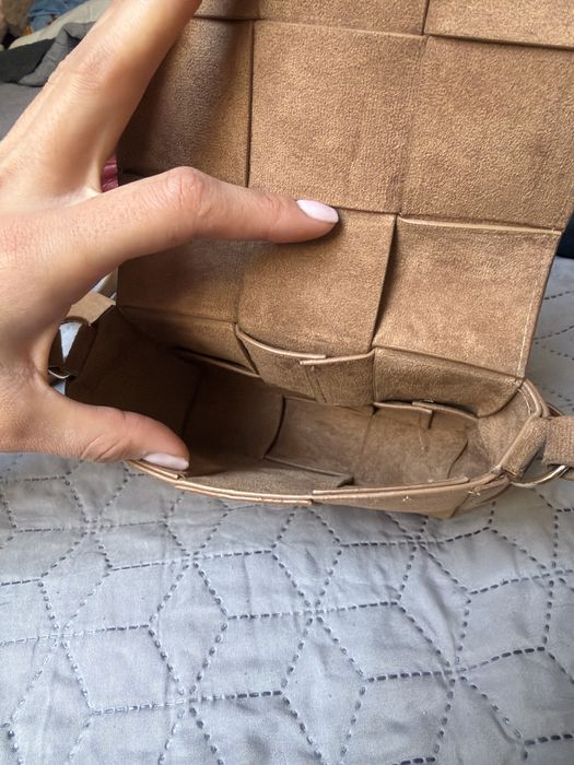 Велурена чанта модел на Botega Venetta