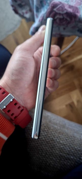 Телефон за продаване