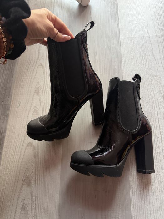 Ghete  dama Moschino