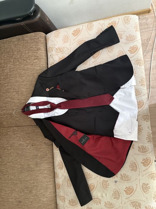 Мужской классический костюм 3-ка (пиджак, рубашка, брюки, жилет)