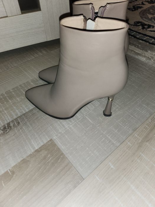 Демисезонные полусапожки