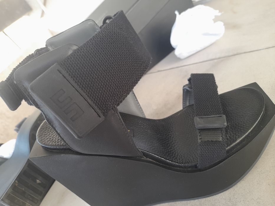 Дамски сандали на платформа