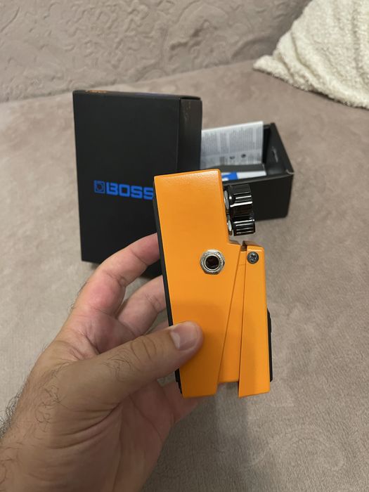 BOSS DS-1 педаль дисторшн