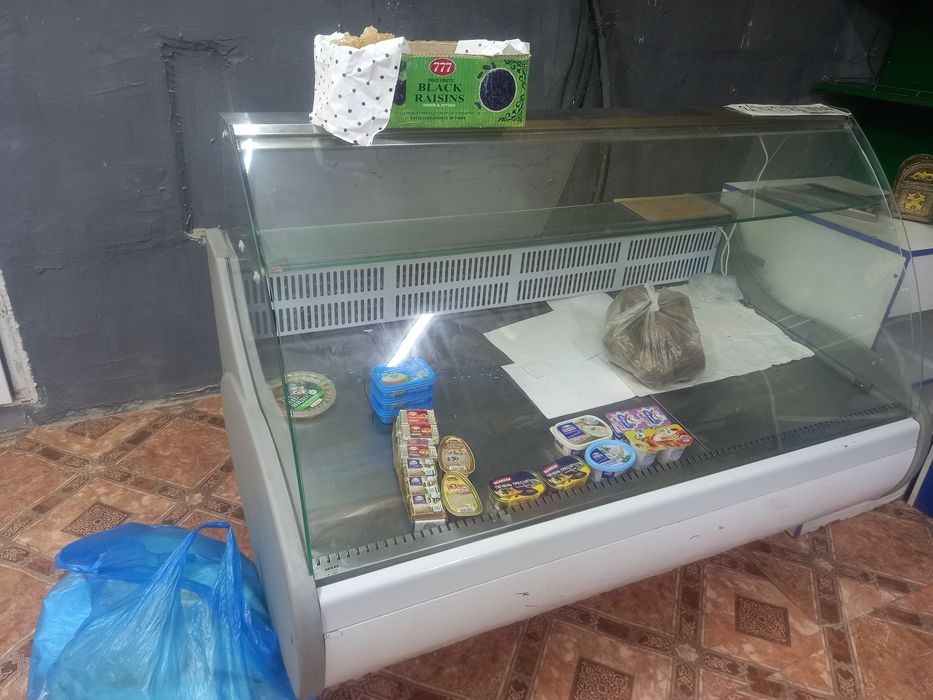 Ветринный холодильник с морозильником