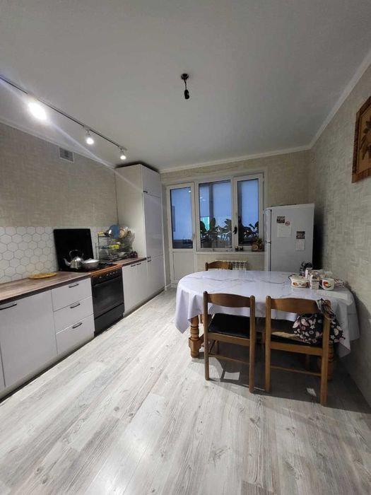 Продается 3 комн кв р-н Караван