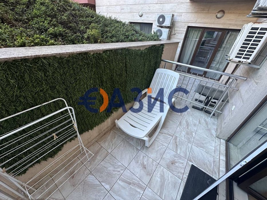 Продава се Едностаен апартамент в к.к. Слънчев бряг - 50 кв.м за 938 €/кв.м - Снимка #8