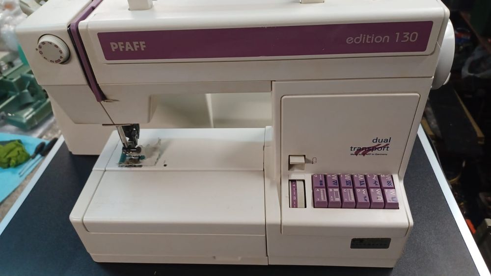 Mașini de cusut electrica cu pedala și zig zag originala