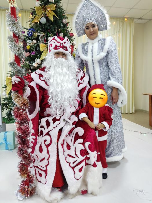 Комтюм Деда Мороза и Снегурочки