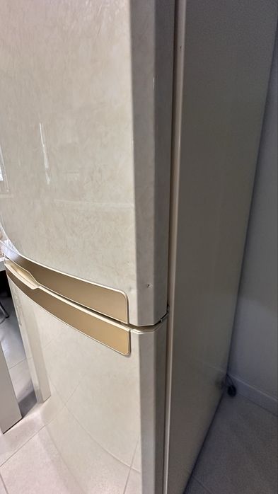 Холодильник Samsung