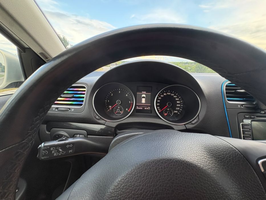 VOLKSWAGEN Golf 2013 — imagine 3