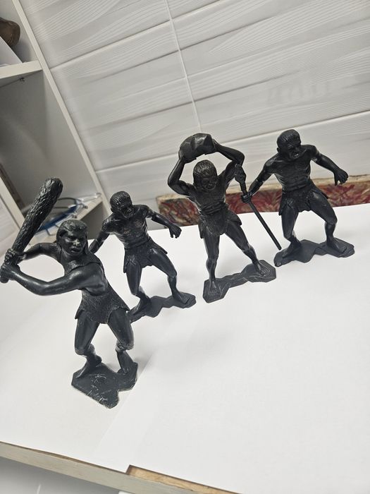4 figurine din plastic anii 80