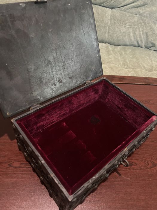 Стара Желязна Кутия за бижута