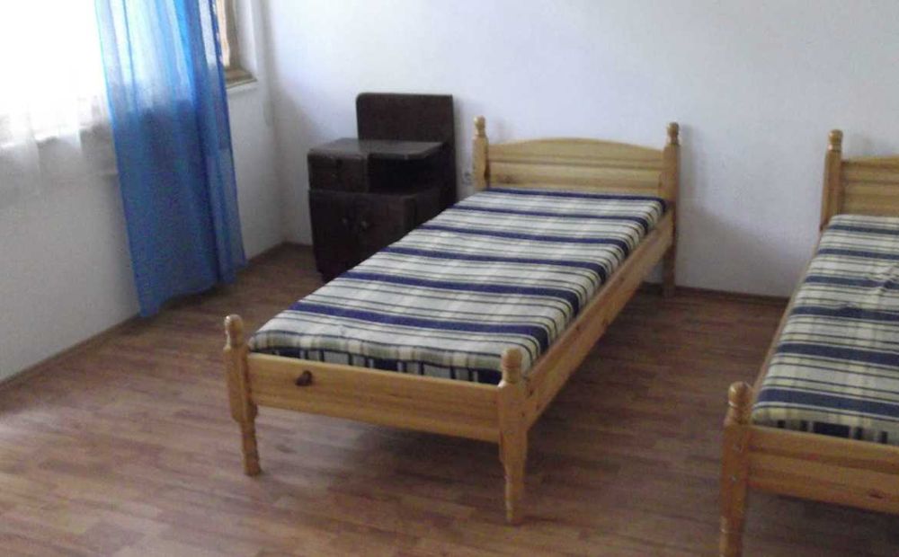 Дава се под наем Тристаен апартамент в Бургас, Център - 100 кв.м за 433.5 € - Снимка #2