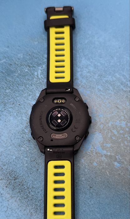 Смарт часовник GARMIN Forerunner 170 – AMOLED, GPS, BLACK / YELLOW