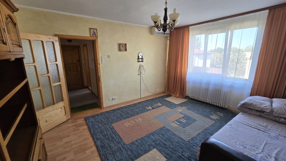 Inchiriez apartament 2 camere, 50mp, Central (Str. Bogdan Voda) + Boxa