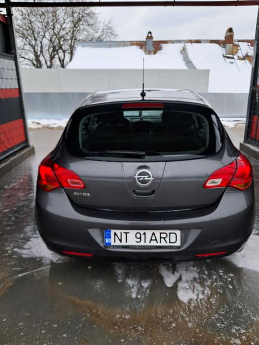 Opel Astra J 2012