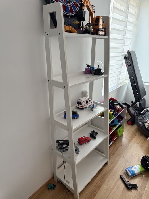 Дървена бяла етажерка