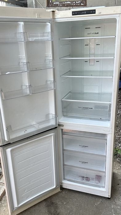 Срочно продам холодильник LG