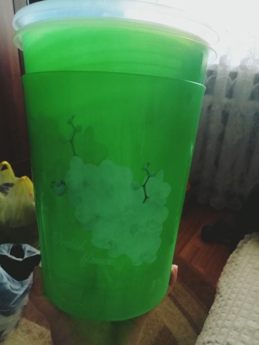 Продам горшки под орхидеи 6 шт