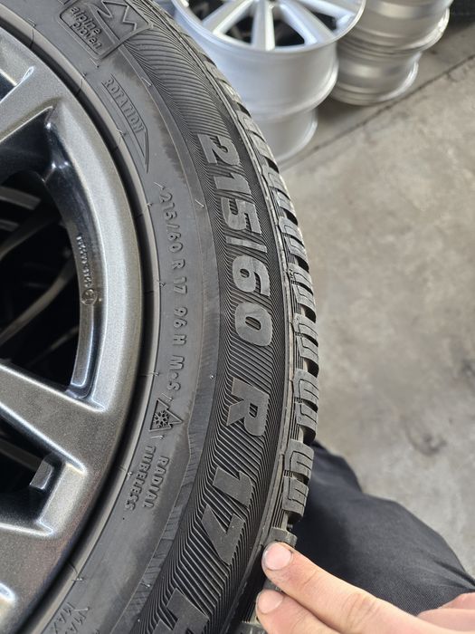 4 Броя 215/60/17 Semperit 2x8,2mm 2x8mm