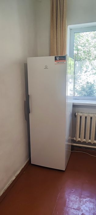 продам морозильник indesit