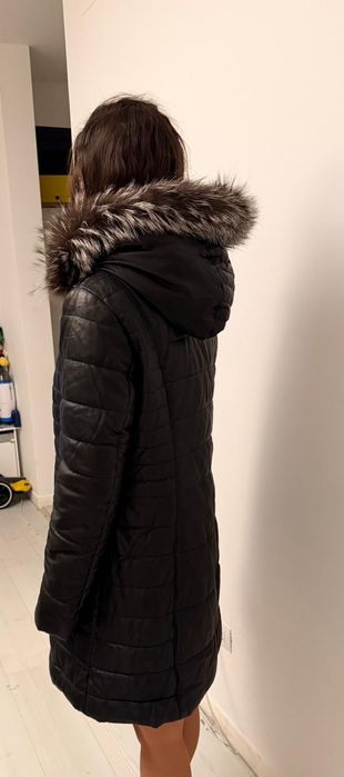 Geacă damă din piele naturală, mărimea L, ca nouă, cu glugă și blană