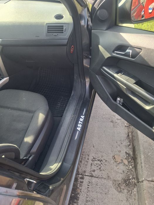 Vând Opel astra H