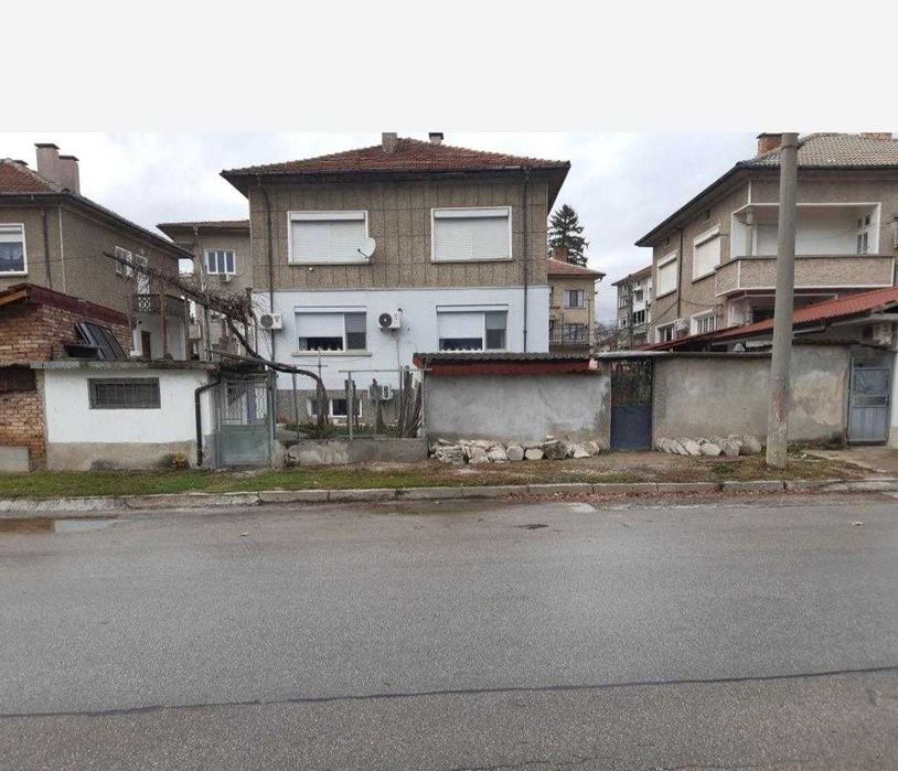 Продава се Етаж от къща в Севлиево - 170 кв.м за 240 €/кв.м - Снимка #1