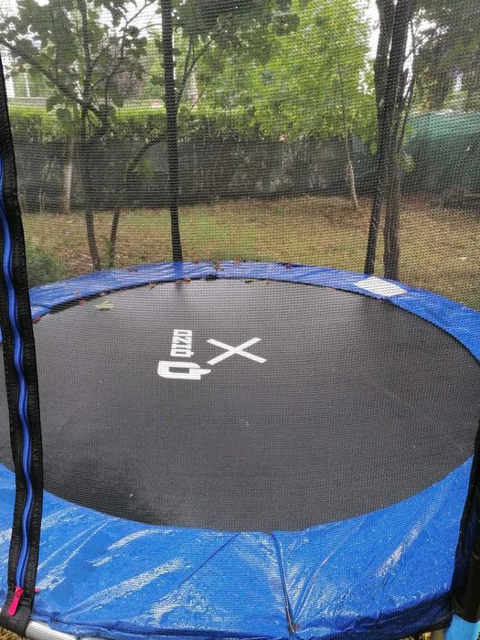PRET REDUS Trambulina impecabila diametru 244cm