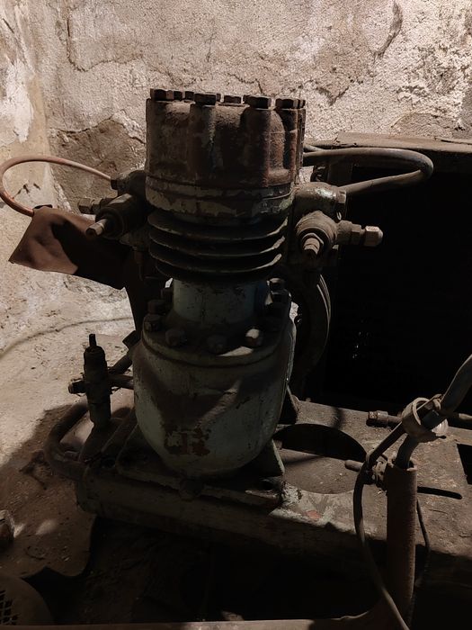 Компресор для холодильника, можно в комплекте.