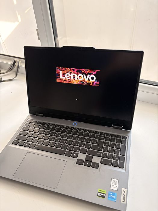 Lenova loq игравой ноутбук + мышка+наушник+ клава все вместе