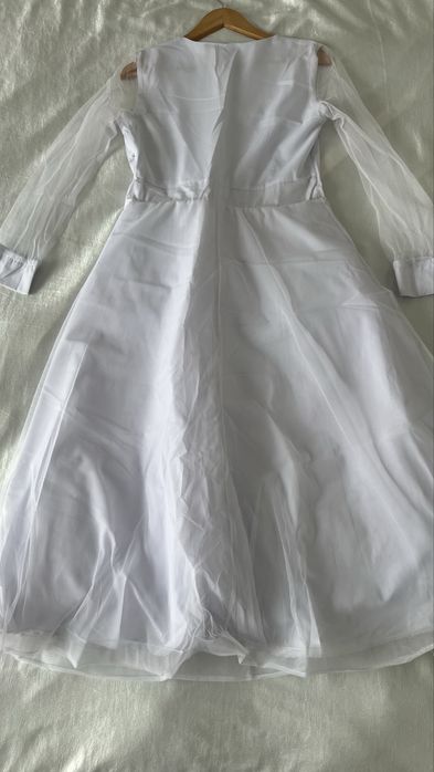 Белое платье