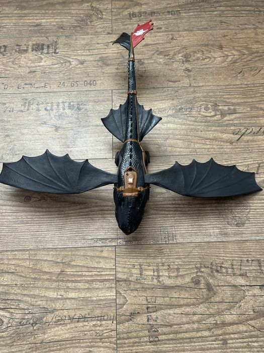 Огнедишащ Беззъб