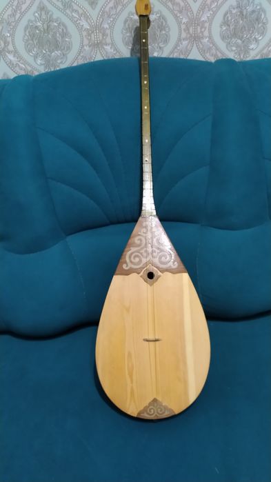 Домбыра сатылады