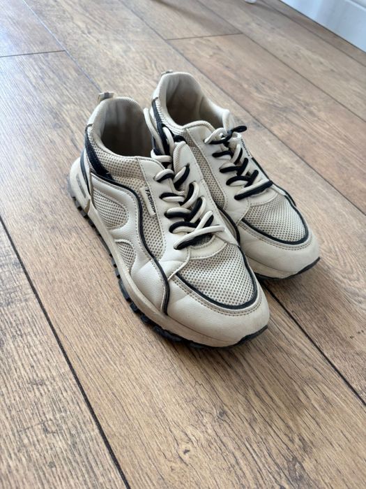 Продам женские обуви.