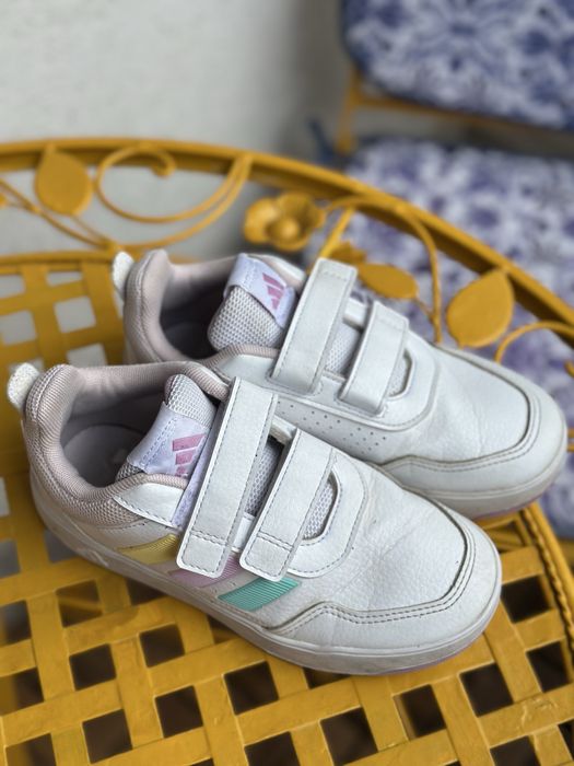 Спортни детски обувки маратонки адидас adidas номер 32