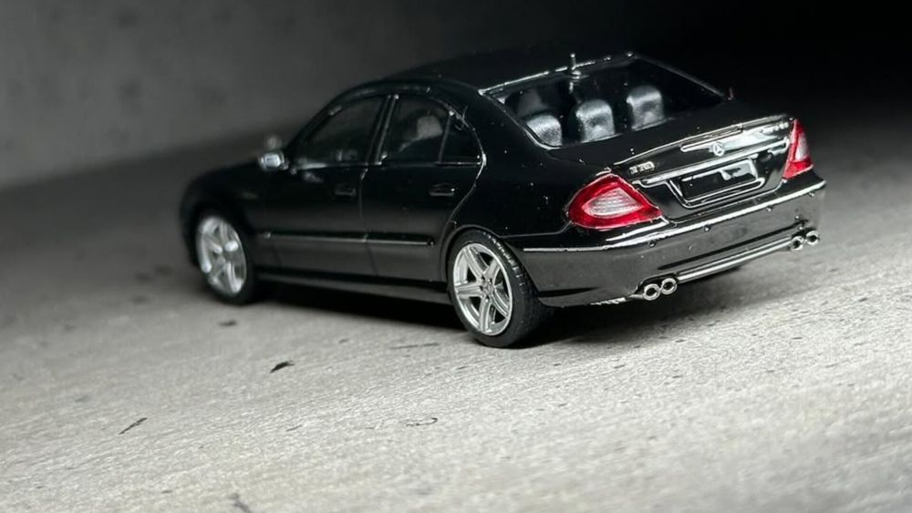 Mercedes-Benz E63 W211