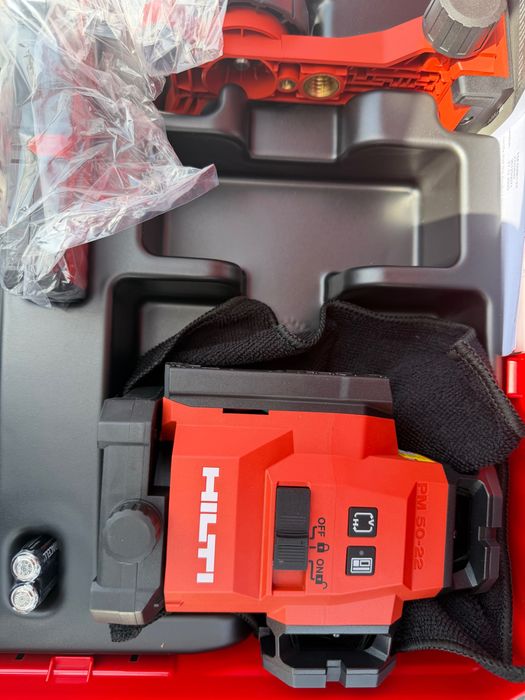 Hilti pm50g nou in cutie cu stativ pma20 pma32 pm100 s  4 980 lei