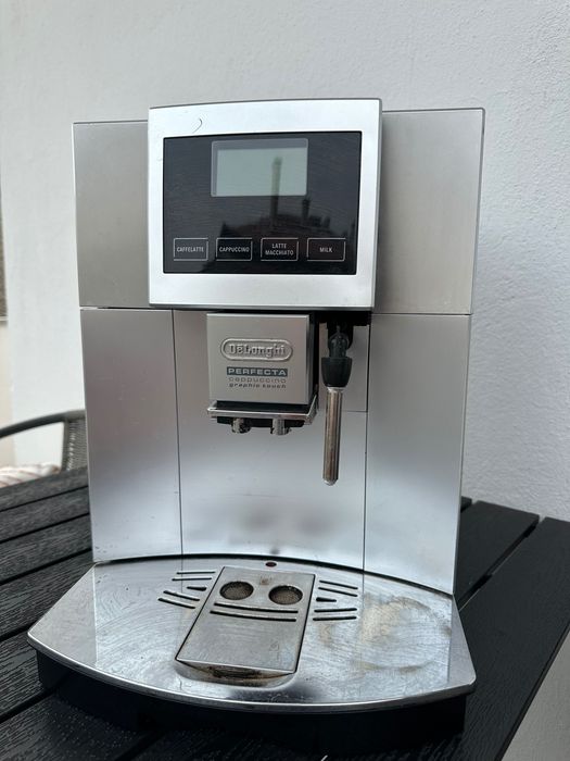 Автоматична кафемашина Delonghi Perfecta