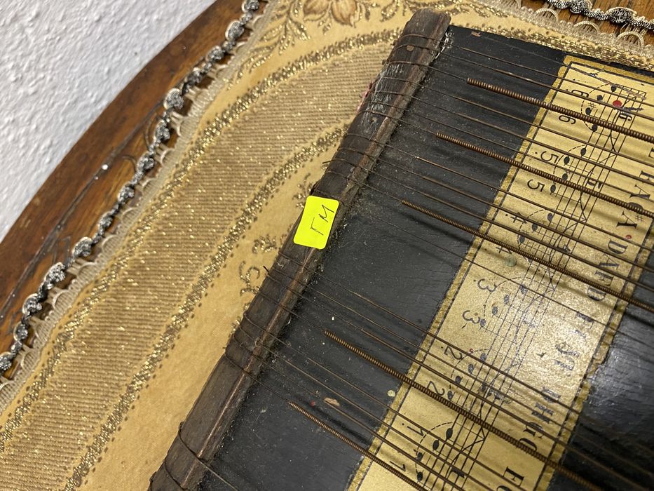 Немски струнен музикален инструмент - цитра