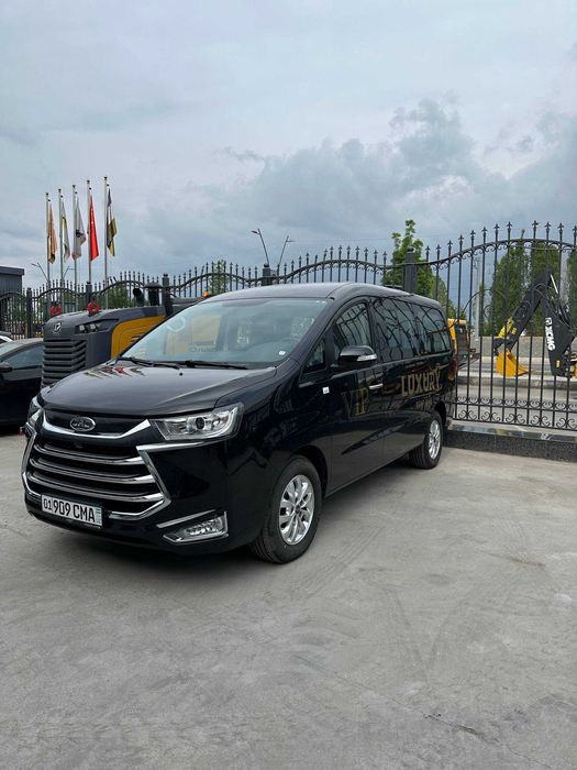 микроавтобус Jac M4