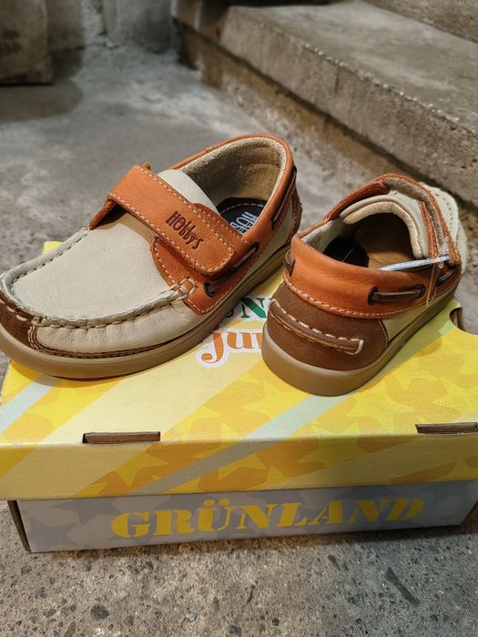 Детски кожени обувки